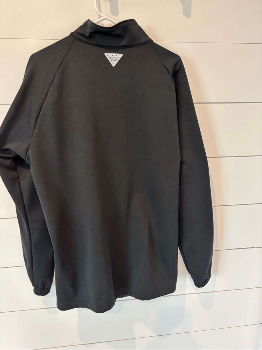 Lot of 2-Large Columbia PFG Black 1/4 Zip and Gray hooded Jacket. - Picture 6 of 7